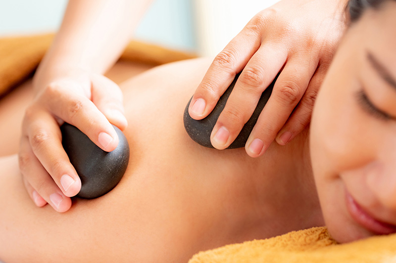 花風限定・癒しのホットストーン(背面)＆全身アロマトリートメント　60分