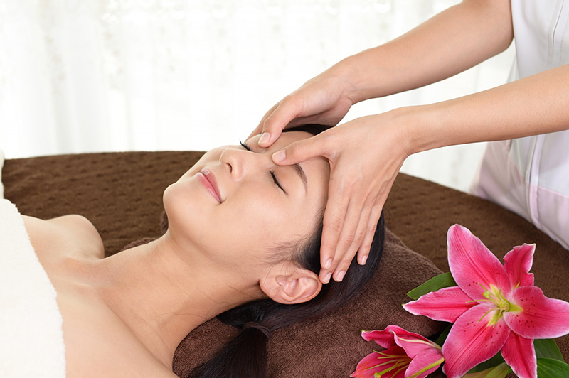 花風限定・癒しのホットストーン(背面)＆アロマトリートメント(背面)＆フェイシャル　90分